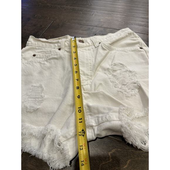 Vintage Levis 550 Womens White Denim Distressed Shorts 31 Orange Tab Made In USA - Picture 10 of 12